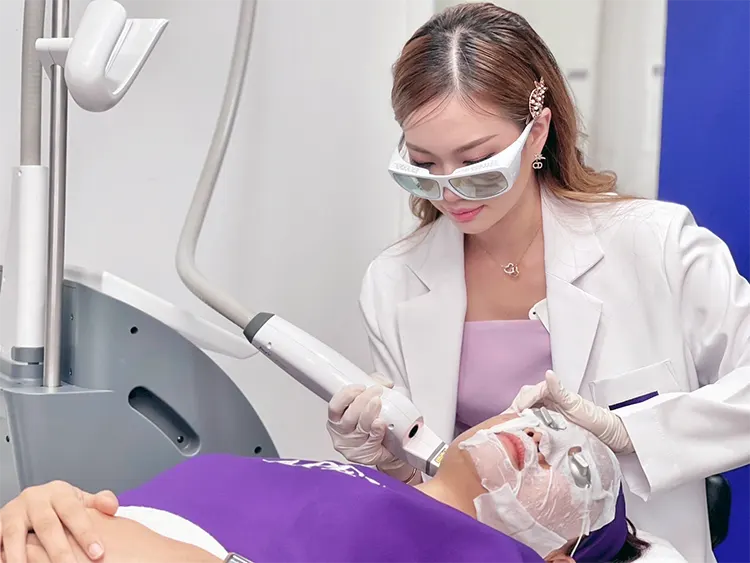 ก่อนทำ AviClear Laser